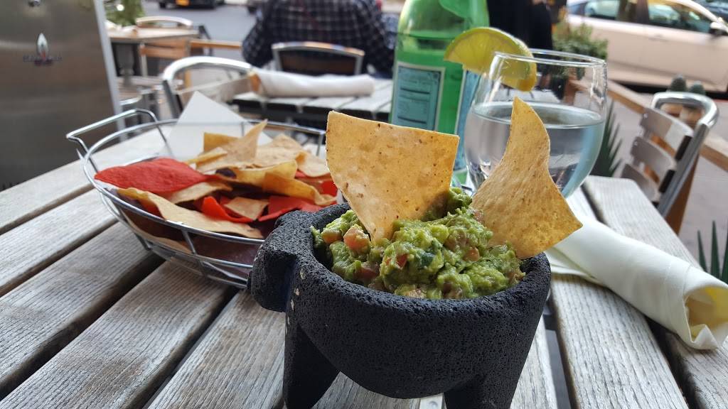 Papasito | restaurant | 223 Dyckman St, New York, NY 10034, USA | 2125440001 OR +1 212-544-0001