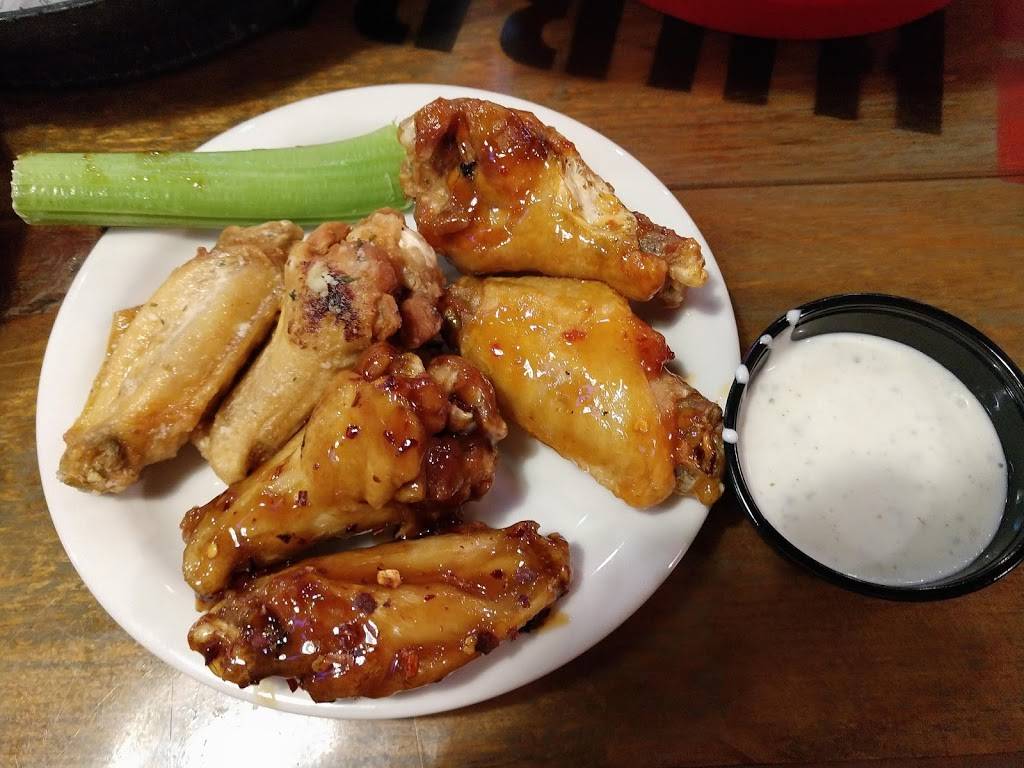 Hurricane Grill & Wings | restaurant | 2401 W State Rd 434, Longwood, FL 32779, USA | 4077725504 OR +1 407-772-5504