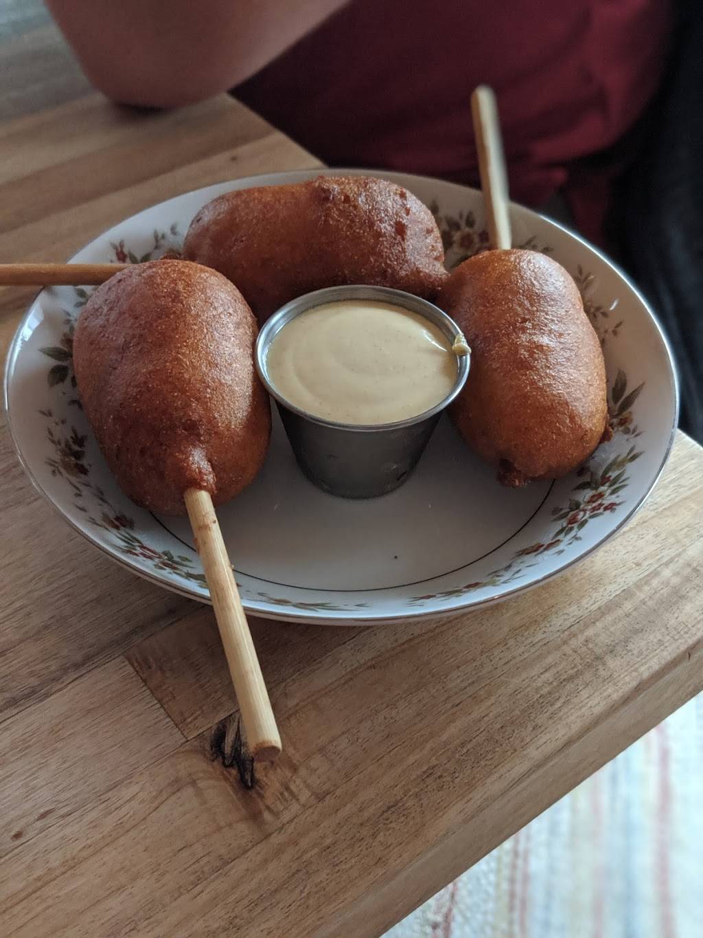 Bobby Carls Table | restaurant | 2031 Cahaba Rd, Mountain Brook, AL 35213, USA | 2052024760 OR +1 205-202-4760