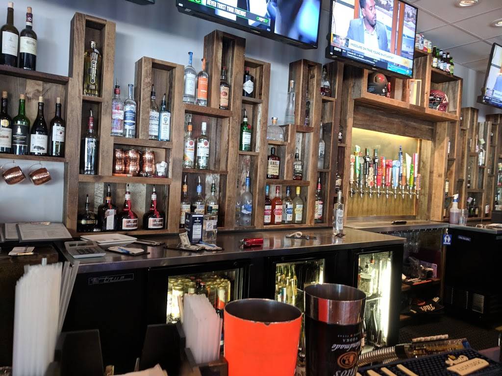 Backspin Texas Sports Bar & Grill | restaurant | 165 Hargraves Dr p100, Austin, TX 78737, USA | 5125183033 OR +1 512-518-3033