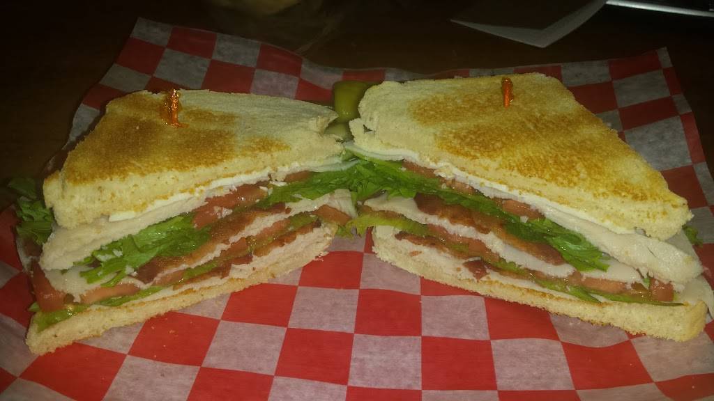 B G Gators | restaurant | 9021 E 109th Ave, Crown Point, IN 46307, USA | 2196620103 OR +1 219-662-0103