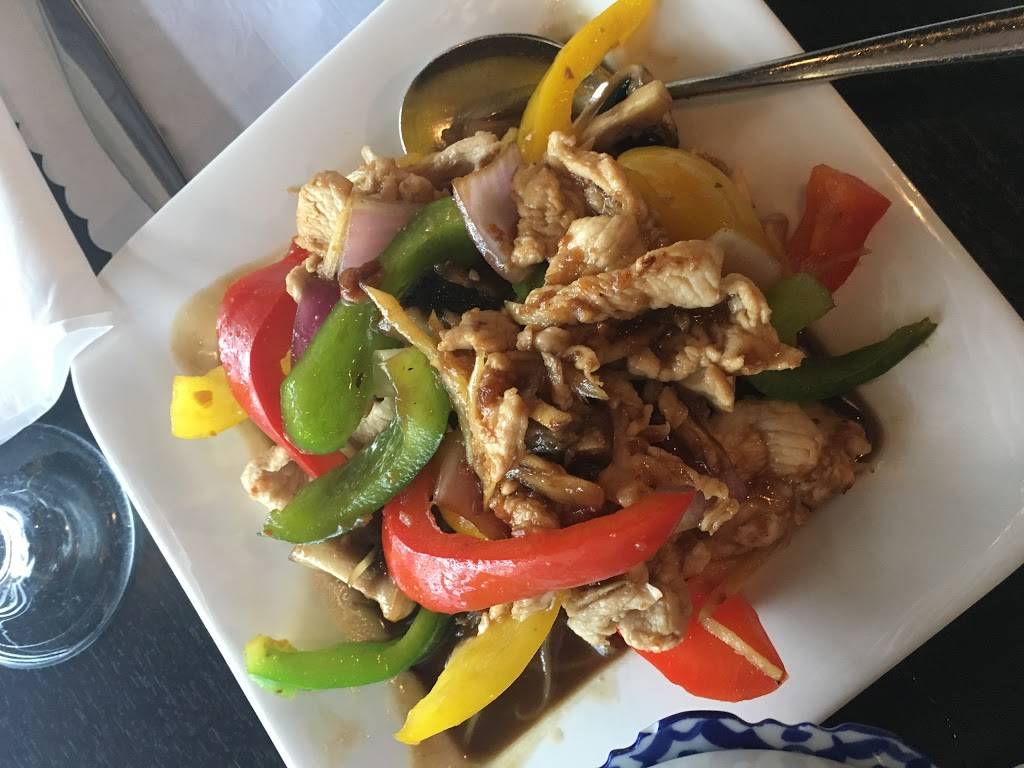 Baan Thai Restaurant | restaurant | 261 Centrepointe Dr, Nepean, ON K2G 6E8, Canada | 6132267604 OR +1 613-226-7604