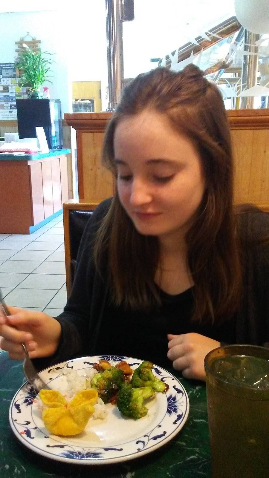 Chinatown Restaurant | restaurant | 206 E Southline Rd, Tuscola, IL 61953, USA | 2172534173 OR +1 217-253-4173