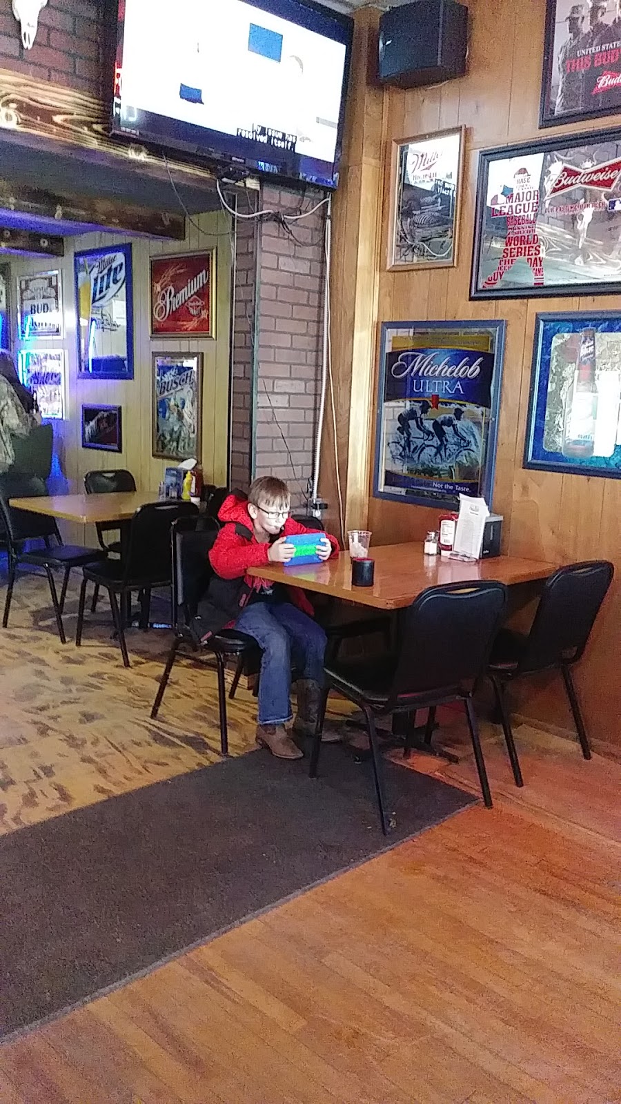 Ruffees Bar | restaurant | 113-127 N Main, Strandburg, SD 57265, USA | 6056762481 OR +1 605-676-2481