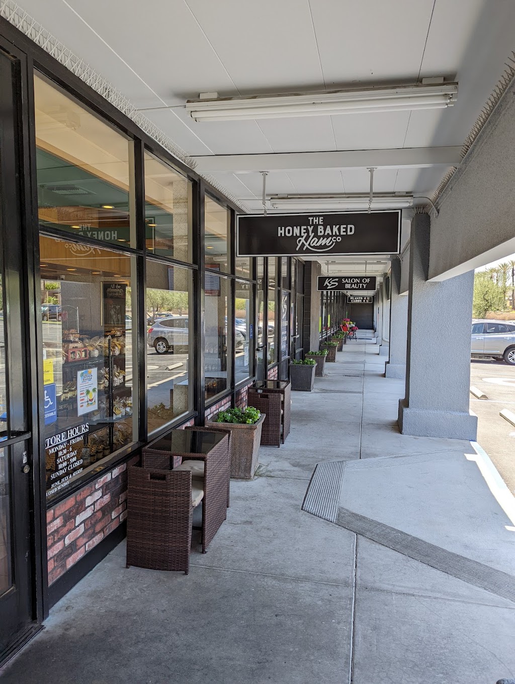 The Honey Baked Ham Company | restaurant | 71634 CA-111, Rancho Mirage, CA 92270, USA | 7603463894 OR +1 760-346-3894