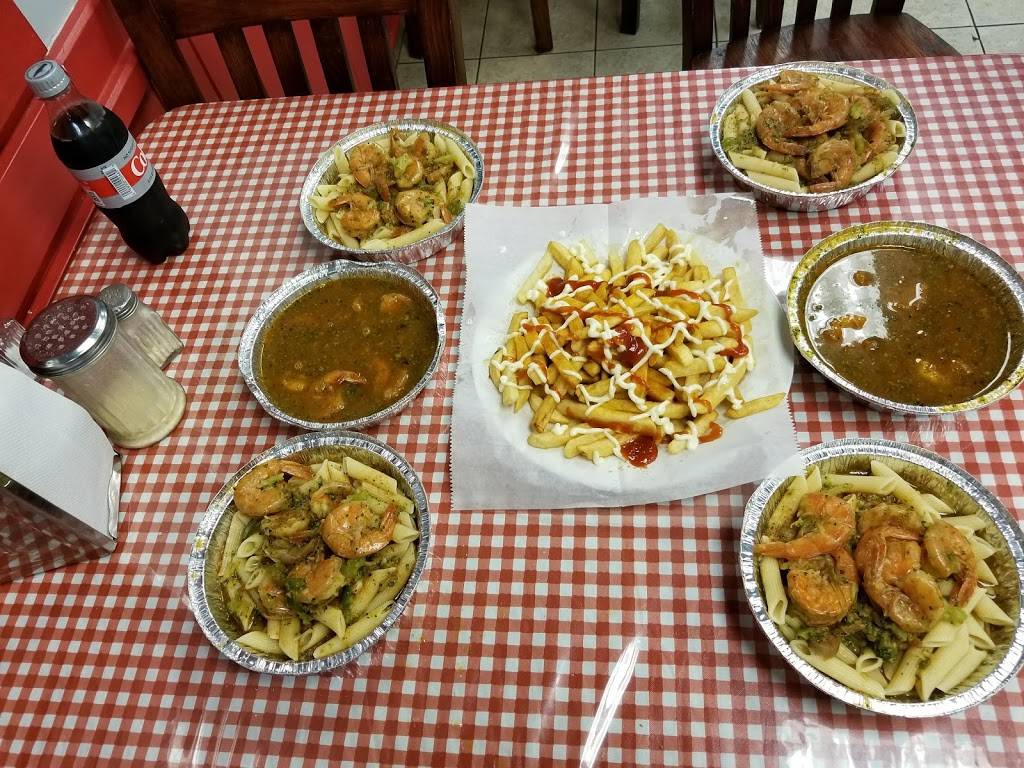 Mancinis New York Deli & Pizza | restaurant | 7711 S Raeford Rd, Fayetteville, NC 28304, USA | 9108678690 OR +1 910-867-8690