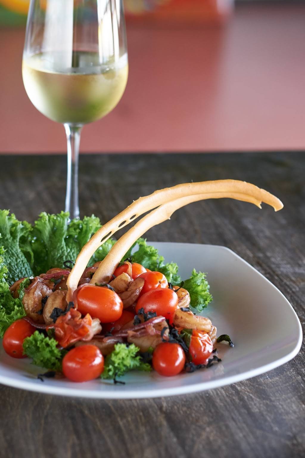 Maximos on Broad | restaurant | 2617 Broad Ave, Memphis, TN 38112, USA | 9014521111 OR +1 901-452-1111