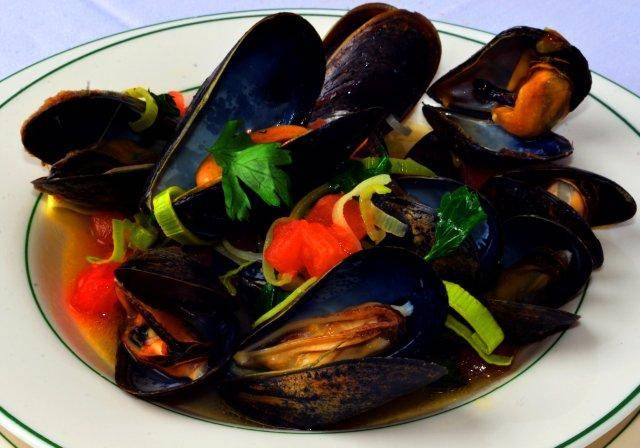 Pasquaney Restaurant & Wild Hare Tavern | restaurant | 1030 Mayhew Turnpike, Bristol, NH 03222, USA | 6037449111 OR +1 603-744-9111