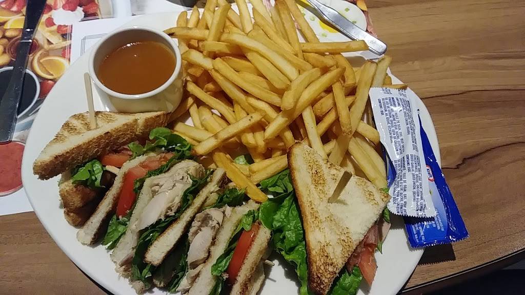 Rôtisserie St-Hubert | restaurant | 330 Rue de Saint Jovite, Mont-Tremblant, QC J8E 2Z9, Canada | 8194252721 OR +1 819-425-2721