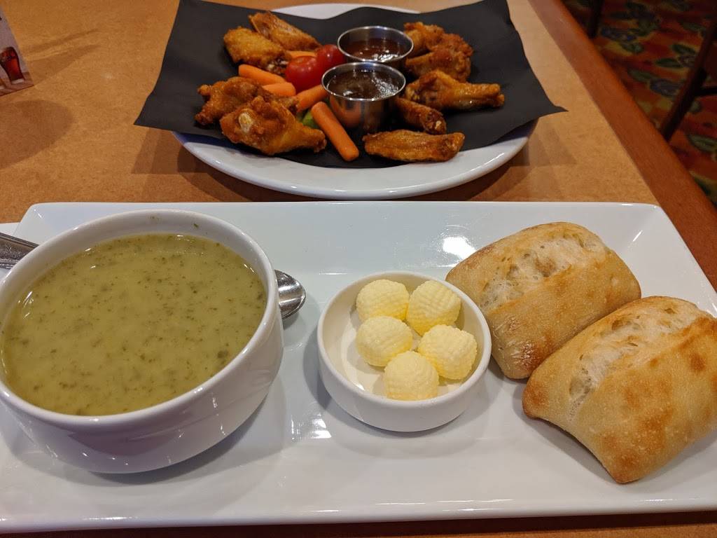 Le Bistro | restaurant | 690 Boulevard René-Lévesque E, Québec, QC G1R 5A8, Canada | 4186476576 OR +1 418-647-6576