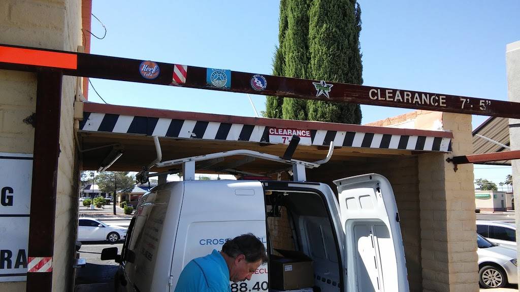 Pacos Mexican Food | restaurant | 5563 E Grant Rd, Tucson, AZ 85712, USA | 5207335935 OR +1 520-733-5935