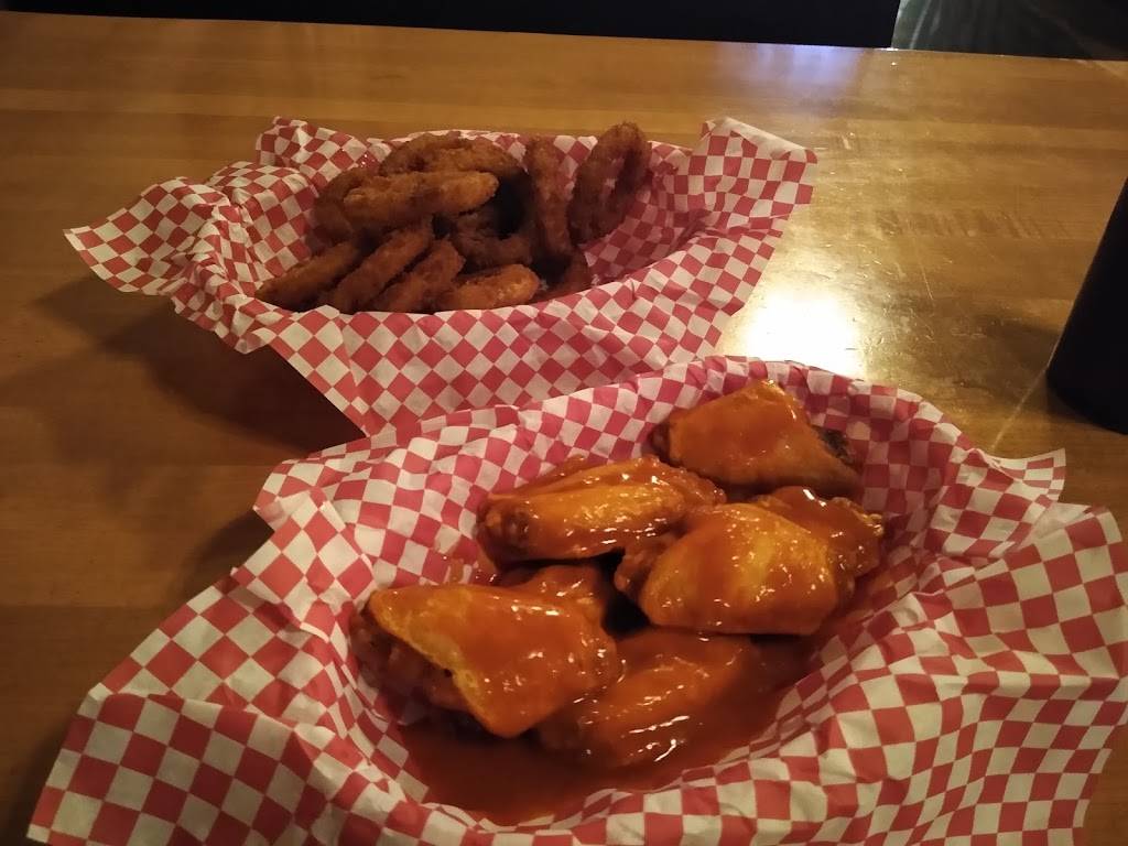 Feed Store | restaurant | 119 S Main Ave, Bolivar, MO 65613, USA | 4173263451 OR +1 417-326-3451