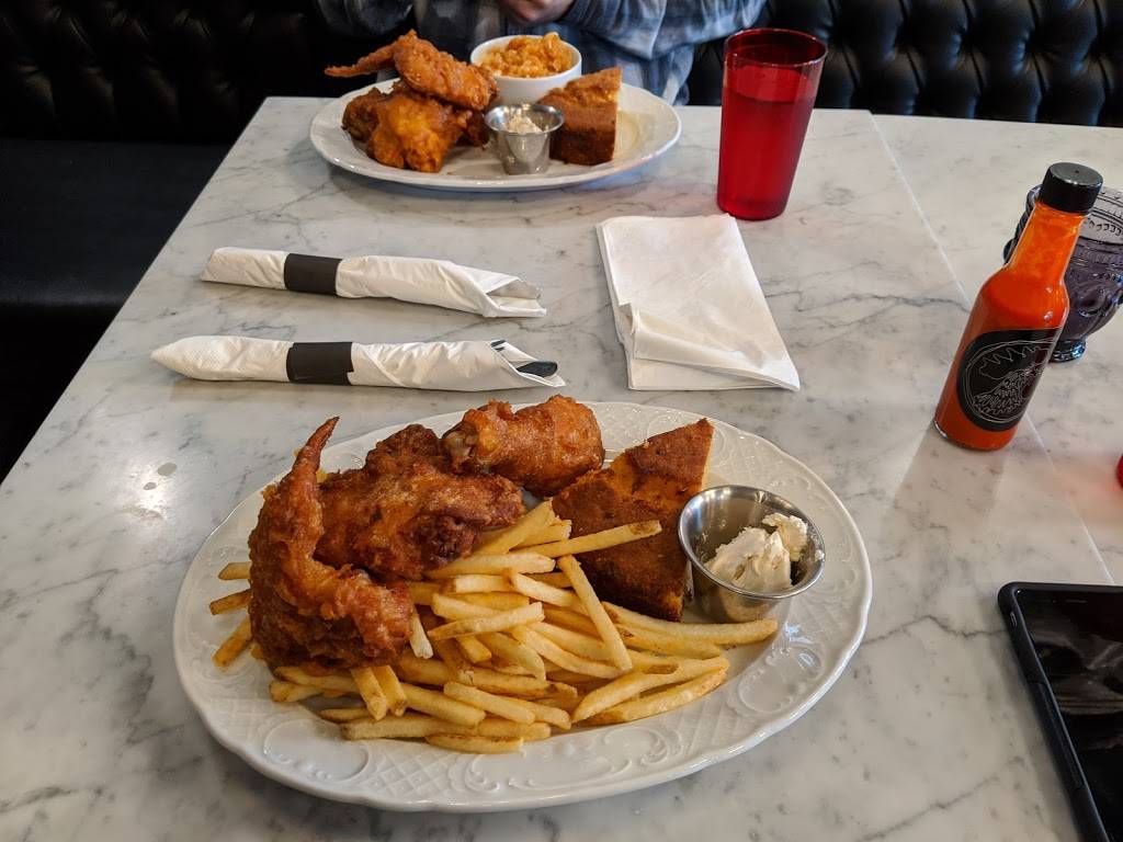 BAWK! Fried Chicken | restaurant | 1409 R St #102, Sacramento, CA 95811, USA | 9164658700 OR +1 916-465-8700