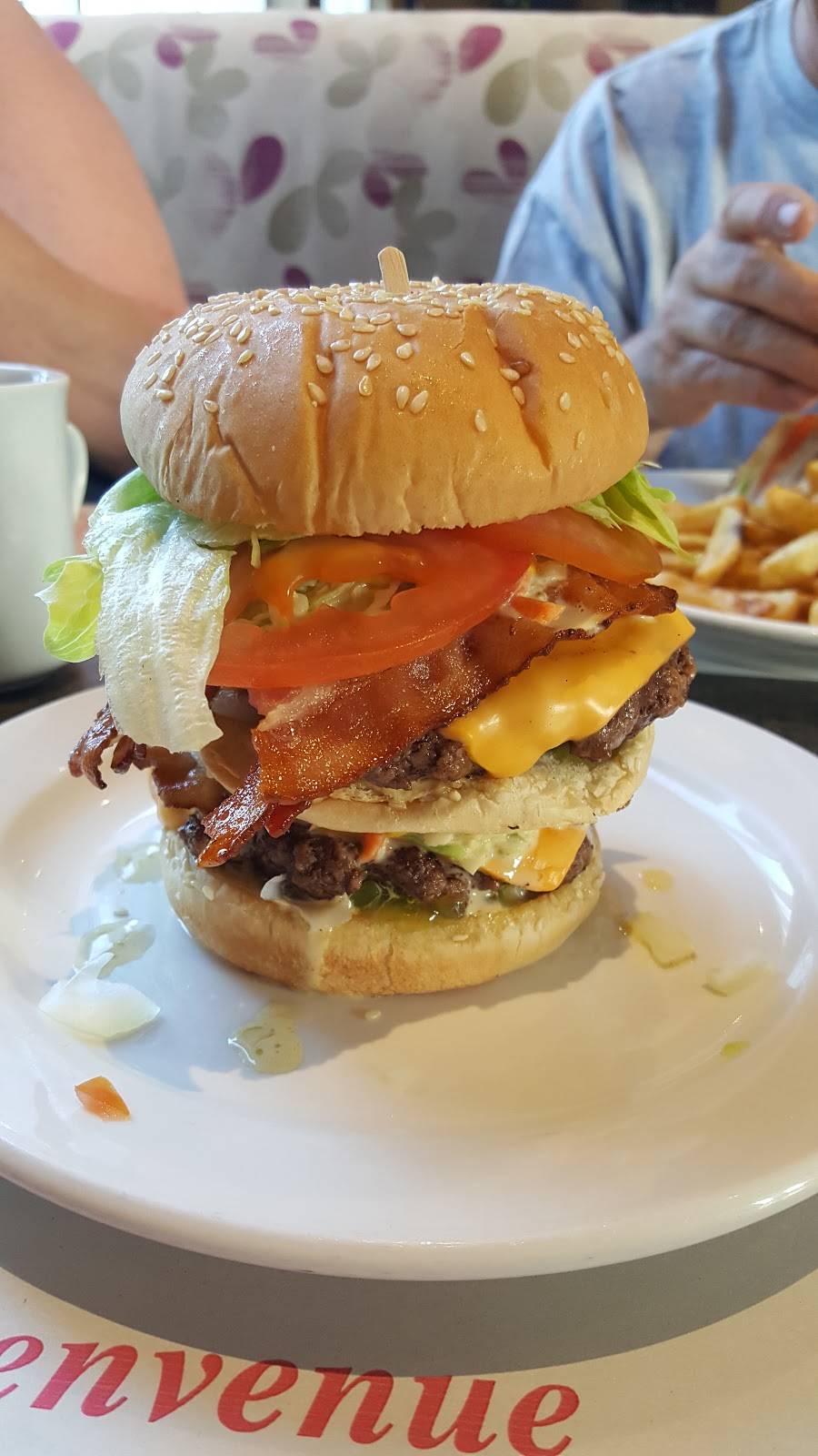 Restaurant Le Glouton | restaurant | 582 Rue Principale O, Farnham, QC J2N 1K8, Canada | 4503371180 OR +1 450-337-1180