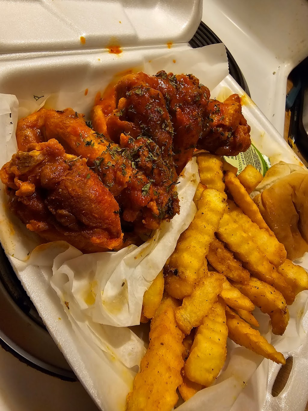 Hot Rooster Wings & Things | restaurant | 6755 E Shelby Dr, Memphis, TN 38141, USA | 9015093140 OR +1 901-509-3140