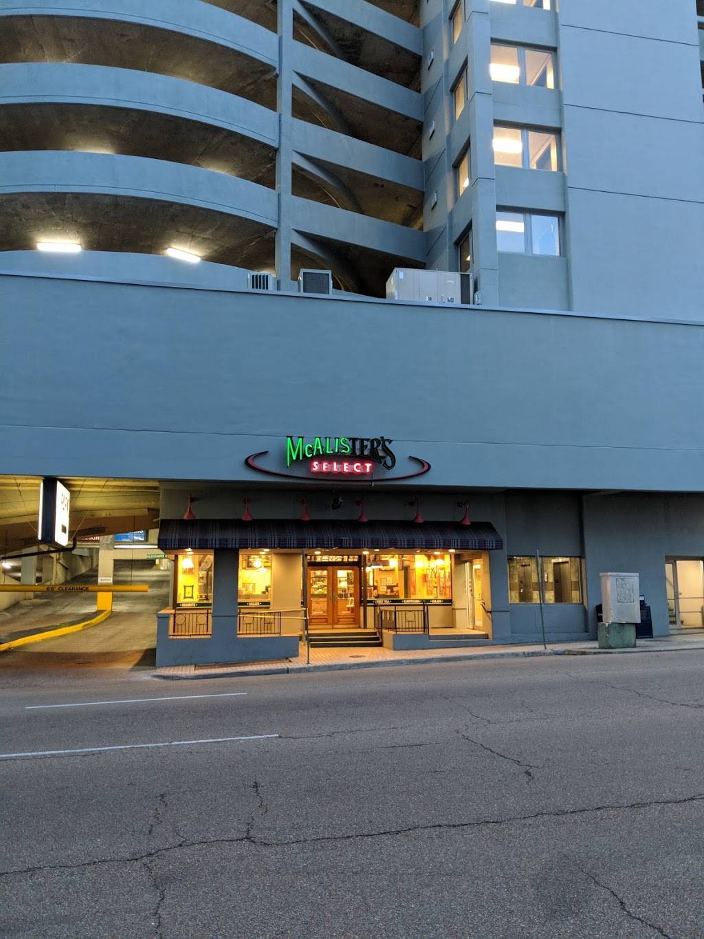 McAlisters Deli | restaurant | 220 E. Amite Street, Suite PG01 Suite PG01, Jackson, MS 39201, USA | 6019859108 OR +1 601-985-9108