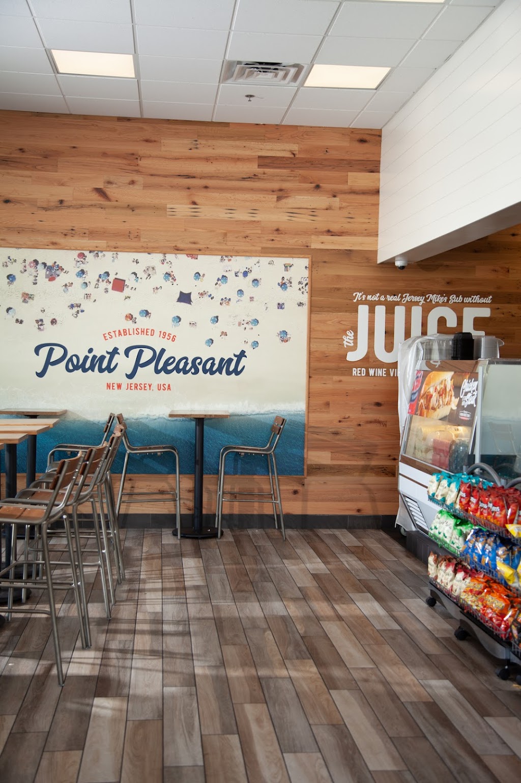 Jersey Mikes Subs | restaurant | 2 Bridge Approach Street, Bourne, MA 02532, USA | 7743020344 OR +1 774-302-0344