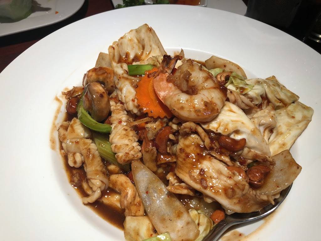 Areeya Thai & Noodle Cuisine Restaurant | restaurant | 2902 164th St SW, Lynnwood, WA 98037, USA | 4253611583 OR +1 425-361-1583