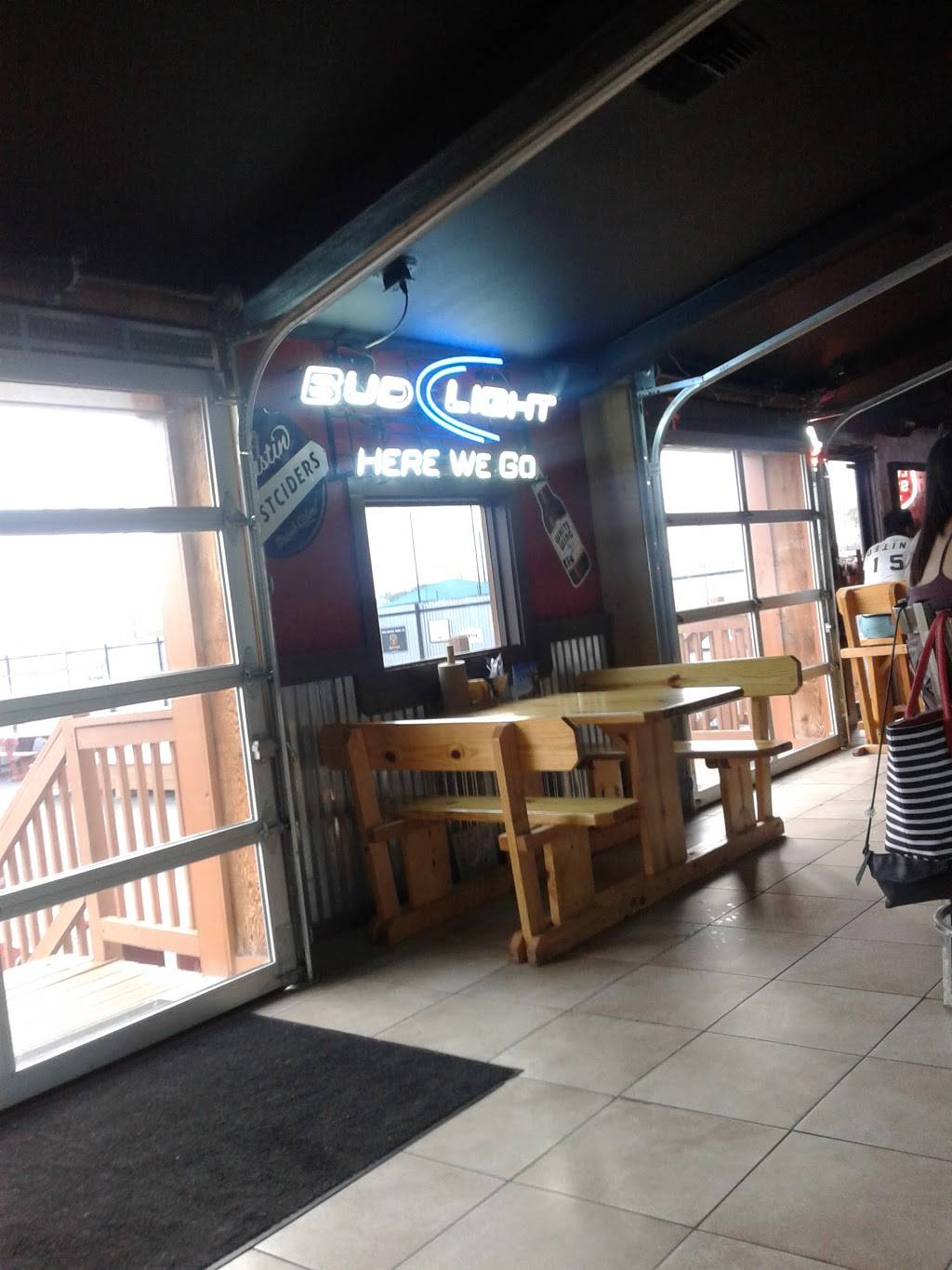 Whiskey Tree Bar & Grill | restaurant | 7905 Bandera Rd #3, San Antonio, TX 78250, USA | 2107585376 OR +1 210-758-5376
