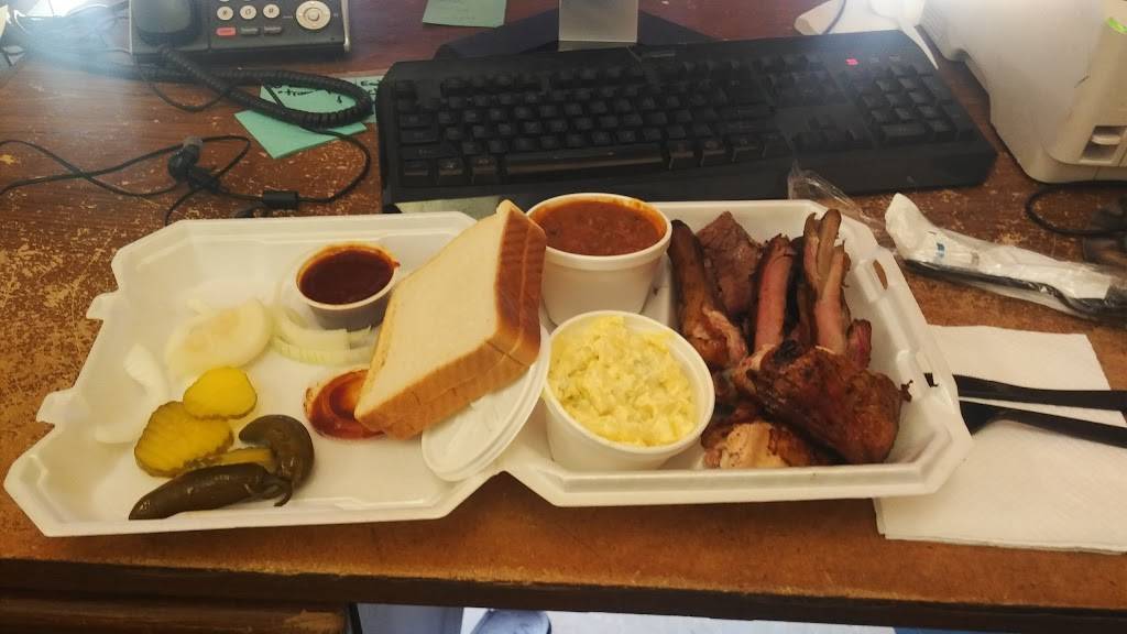 Reds Smoking BBQ | restaurant | 1706 Crystal Bend Dr, Pflugerville, TX 78660, USA | 5126708544 OR +1 512-670-8544