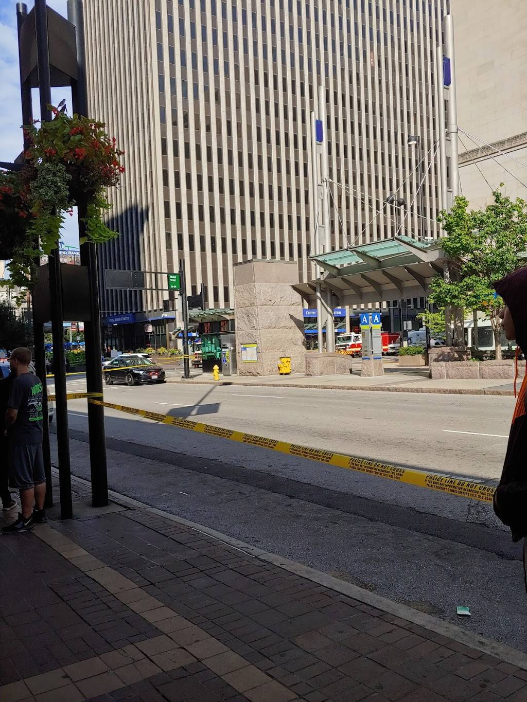 Currito | restaurant | 111 E 5th St, Cincinnati, OH 45202, USA | 5135791333 OR +1 513-579-1333