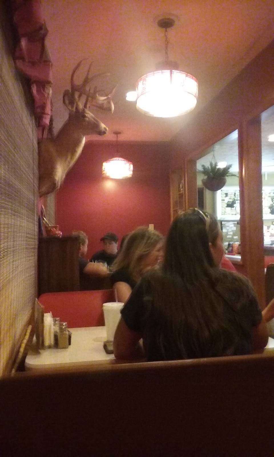 Foxs Pizza Den | restaurant | 289 N Massanutten St, Strasburg, VA 22657, USA | 5404653332 OR +1 540-465-3332