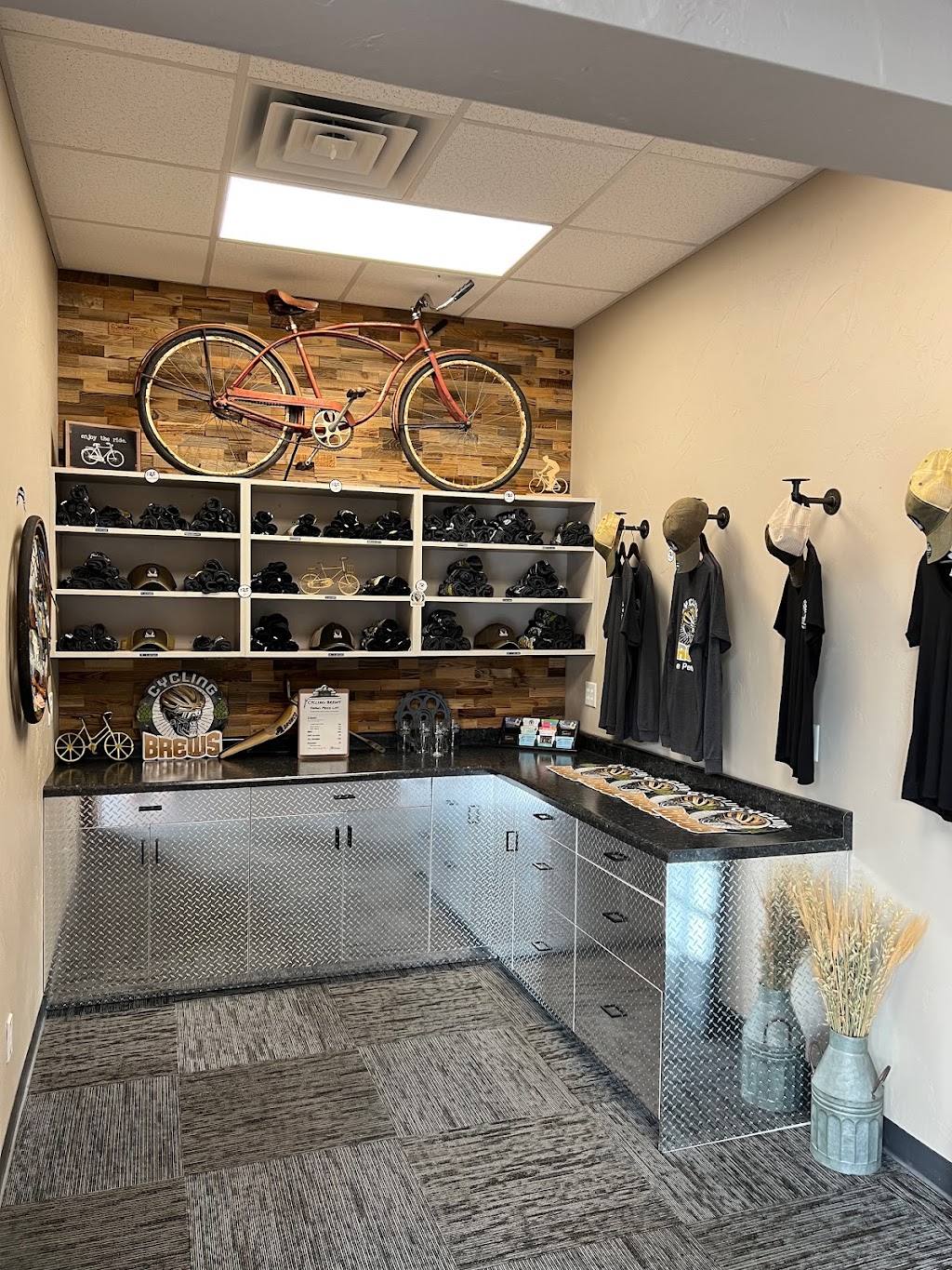 Cycling Brews | restaurant | 1109 Honey Ct, De Pere, WI 54115, USA | 9204253064 OR +1 920-425-3064