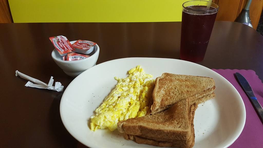 Comptons Restaurant | restaurant | 457 Broadway, Saratoga Springs, NY 12866, USA | 5185849632 OR +1 518-584-9632