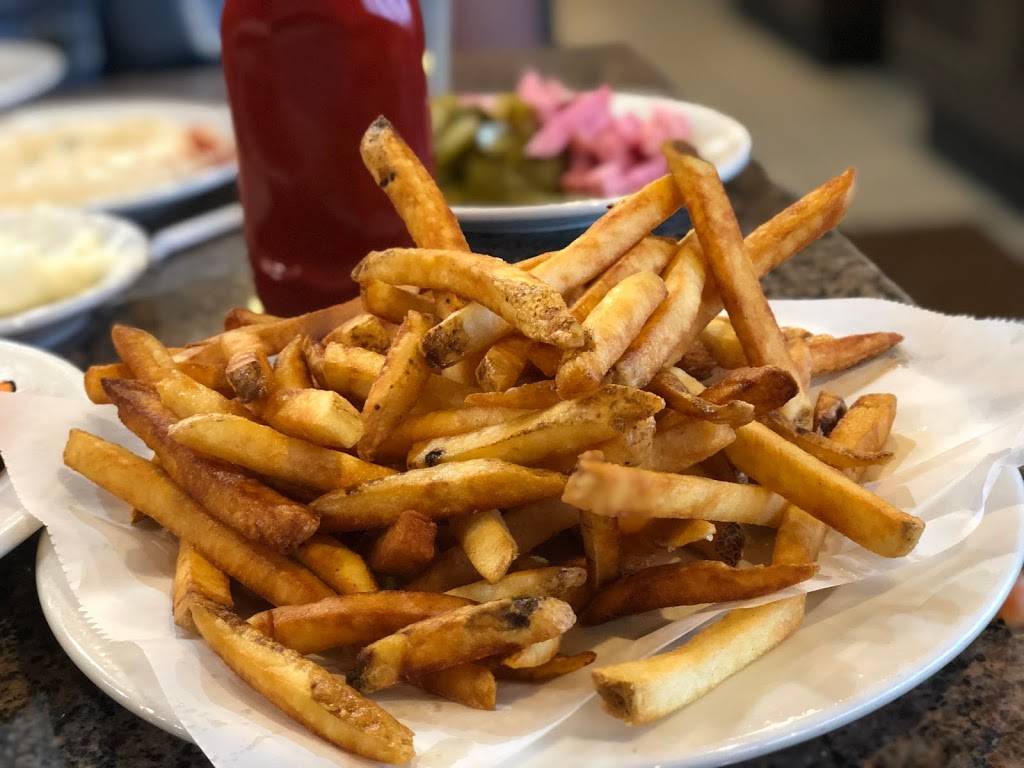 La Marsa Waterford | restaurant | 4176 Pontiac Lake Rd, Waterford Twp, MI 48328, USA | 2486743100 OR +1 248-674-3100