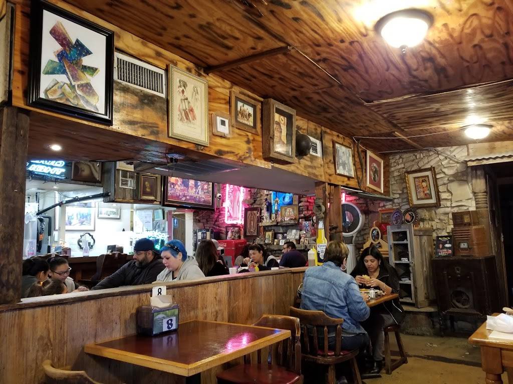 Rays Drive Inn | restaurant | 822 SW 19th St, San Antonio, TX 78207, USA | 2104327171 OR +1 210-432-7171