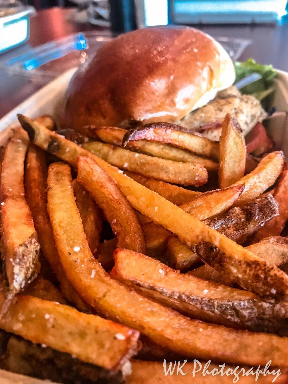 FoodBarz | restaurant | 1701 Golf Rd, Rolling Meadows, IL 60008, USA | 8479529870 OR +1 847-952-9870