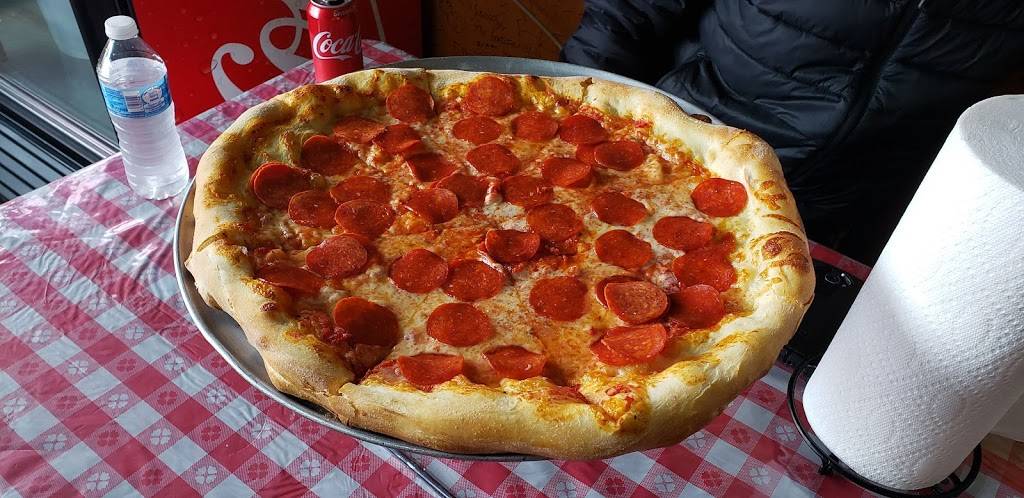 Little Nickys New York Pizza | restaurant | 8917 Oak Ridge Hwy, Knoxville, TN 37931, USA | 8658960125 OR +1 865-896-0125