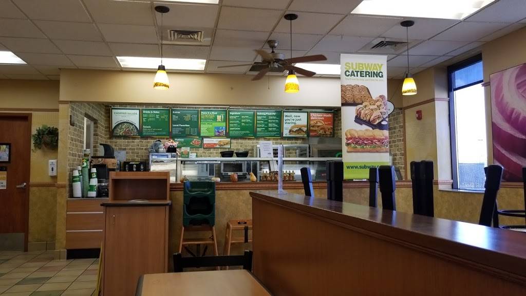 Subway Restaurants | restaurant | 2611 Vernell Road, Marion, IL 62959, USA | 6189931508 OR +1 618-993-1508