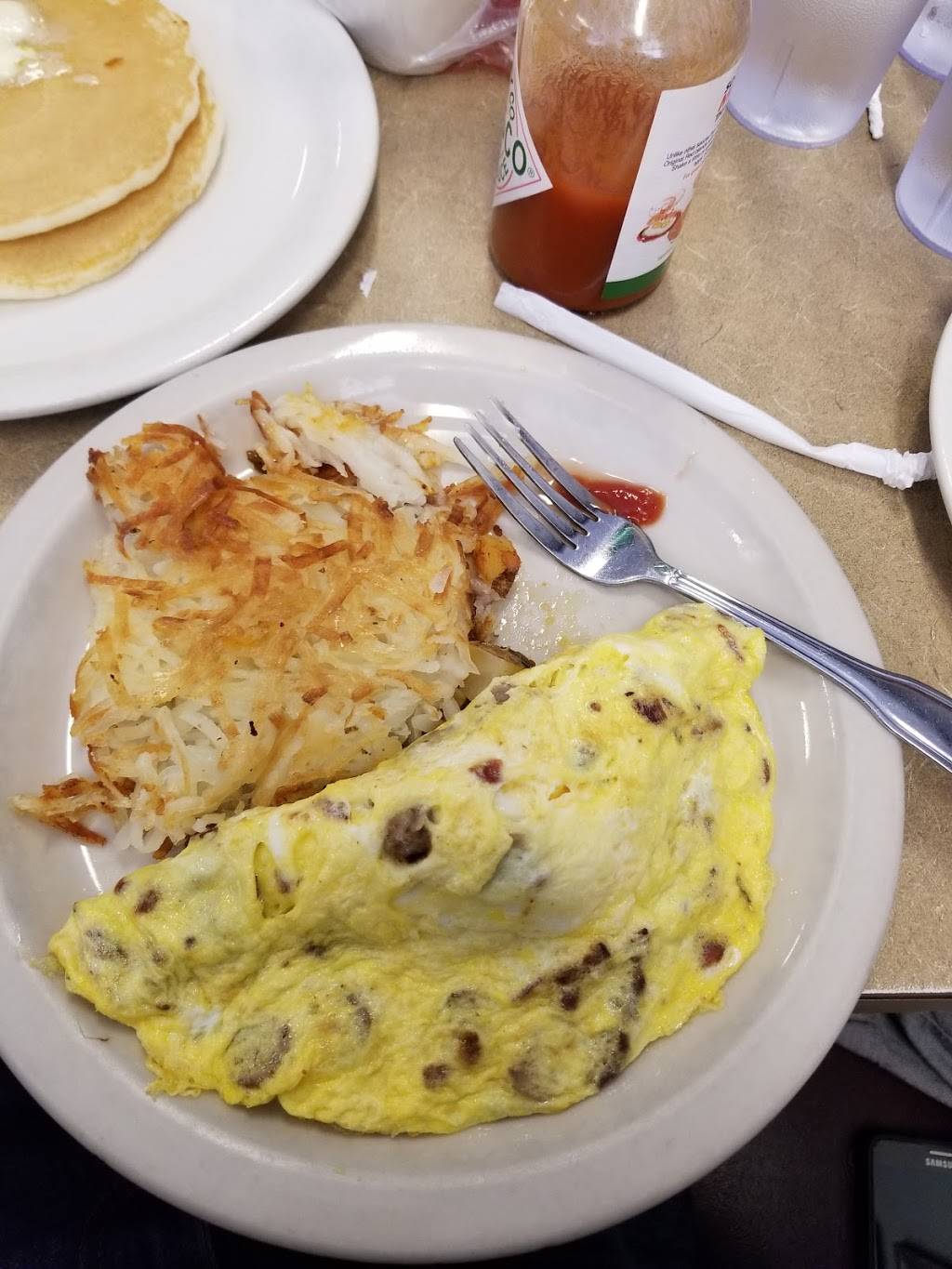 Betsys Restaurant | restaurant | 650 Tennant Station, Morgan Hill, CA 95037, USA | 4087793721 OR +1 408-779-3721