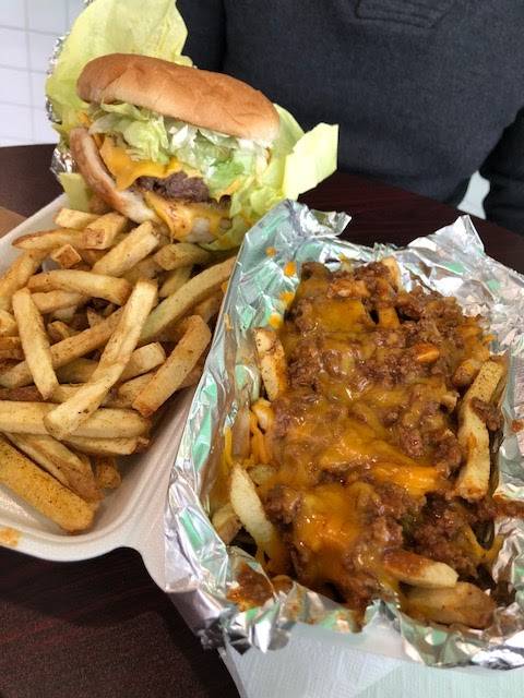 Fresh & Meaty Burgers | restaurant | 13187 Cedar Rd, Cleveland Heights, OH 44118, USA | 2163714400 OR +1 216-371-4400