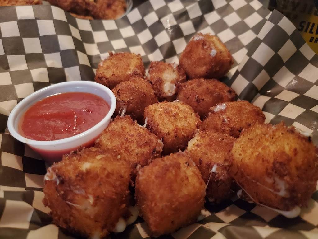 FINAGHTYS IRISH PUB | restaurant | 7726 Center Blvd SE #110, Snoqualmie, WA 98065, USA | 4258888833 OR +1 425-888-8833