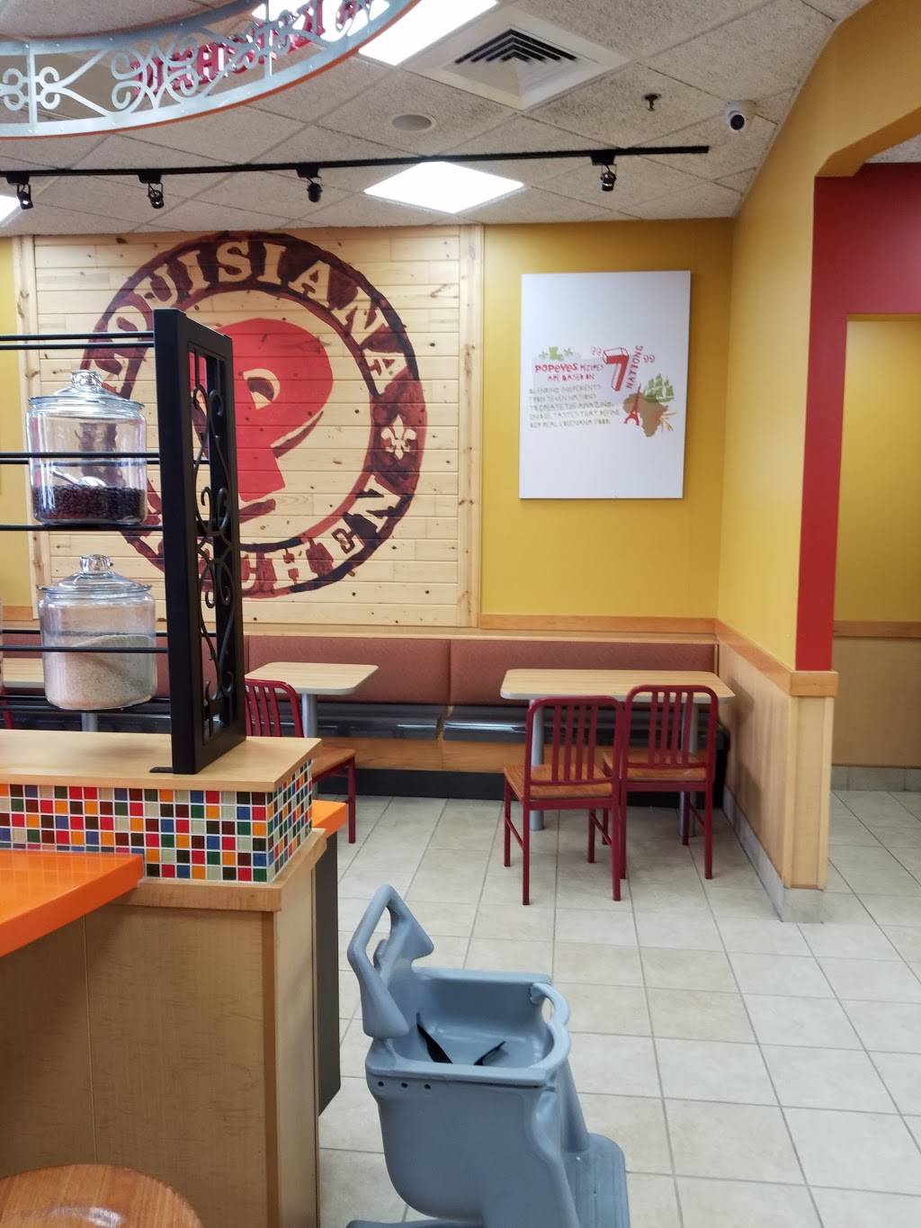 Popeyes Louisiana Kitchen | restaurant | 221 W Merrick Rd, Valley Stream, NY 11580, USA | 5165992506 OR +1 516-599-2506