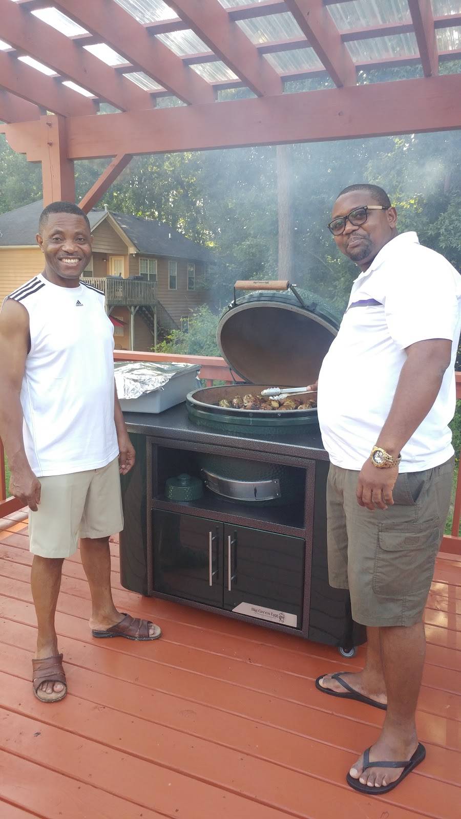 Blowing Smoke BBQ Grille & Seafood | restaurant | 2827 Candler Run, Marietta, GA 30064, USA | 4044317376 OR +1 404-431-7376