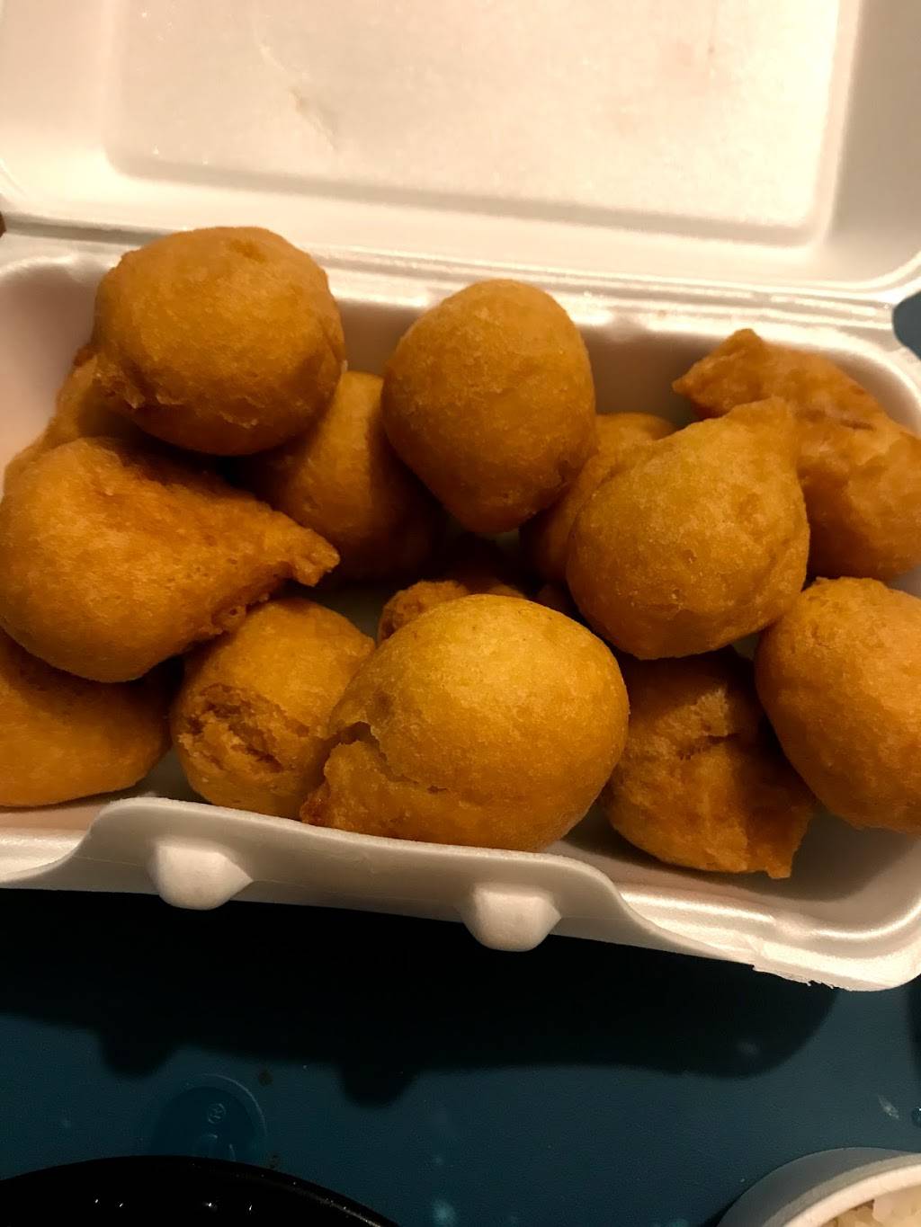 Lucky King Take Out | restaurant | 1134 Cadboro Rd, Gloucester, ON K1J 9K4, Canada | 6135649888 OR +1 613-564-9888