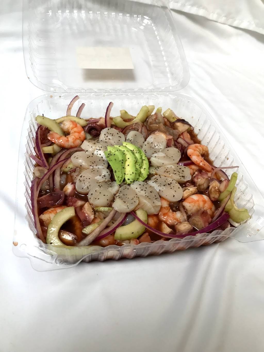 Mariscos las charolas | restaurant | 1150 23rd St, Richmond, CA 94804, USA | 9493533273 OR +1 949-353-3273