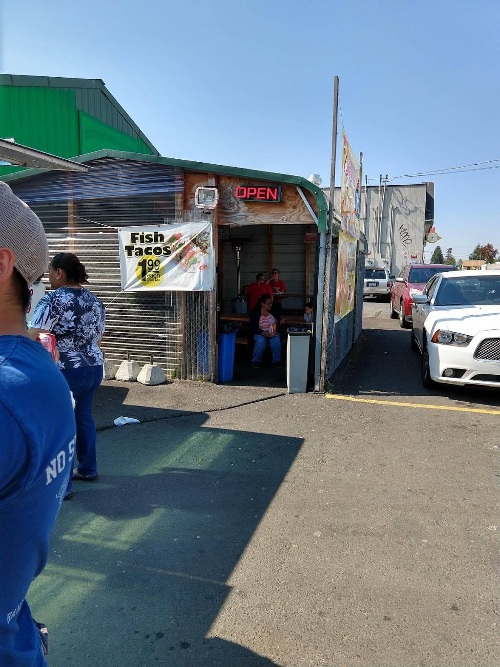 Taqueria la Fondita | restaurant | 9811 15th Ave SW, Seattle, WA 98106, USA | 2065510529 OR +1 206-551-0529