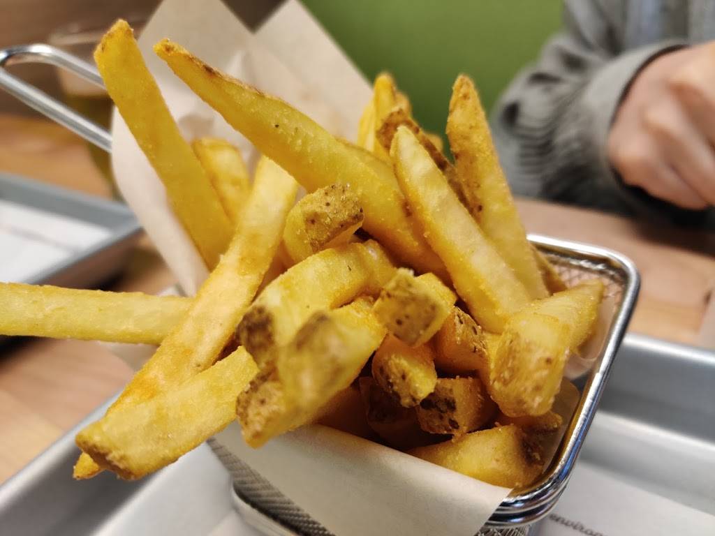 A&W Canada | restaurant | 10909 Yonge St, Richmond Hill, ON L4C 3E3, Canada | 9058839915 OR +1 905-883-9915