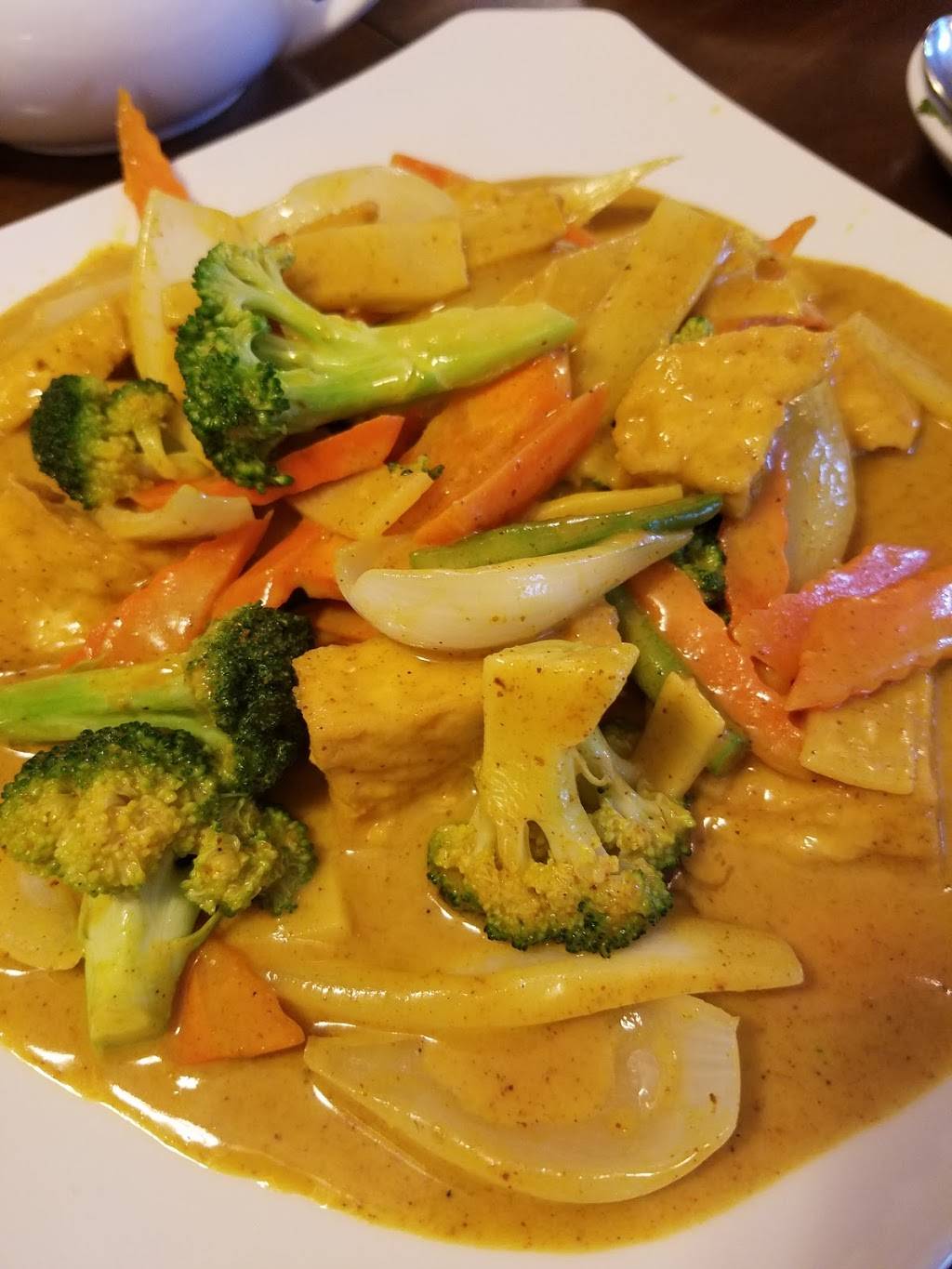 Saigon Restaurant | restaurant | 795 Forest Ave, Portland, ME 04103, USA | 2078746666 OR +1 207-874-6666