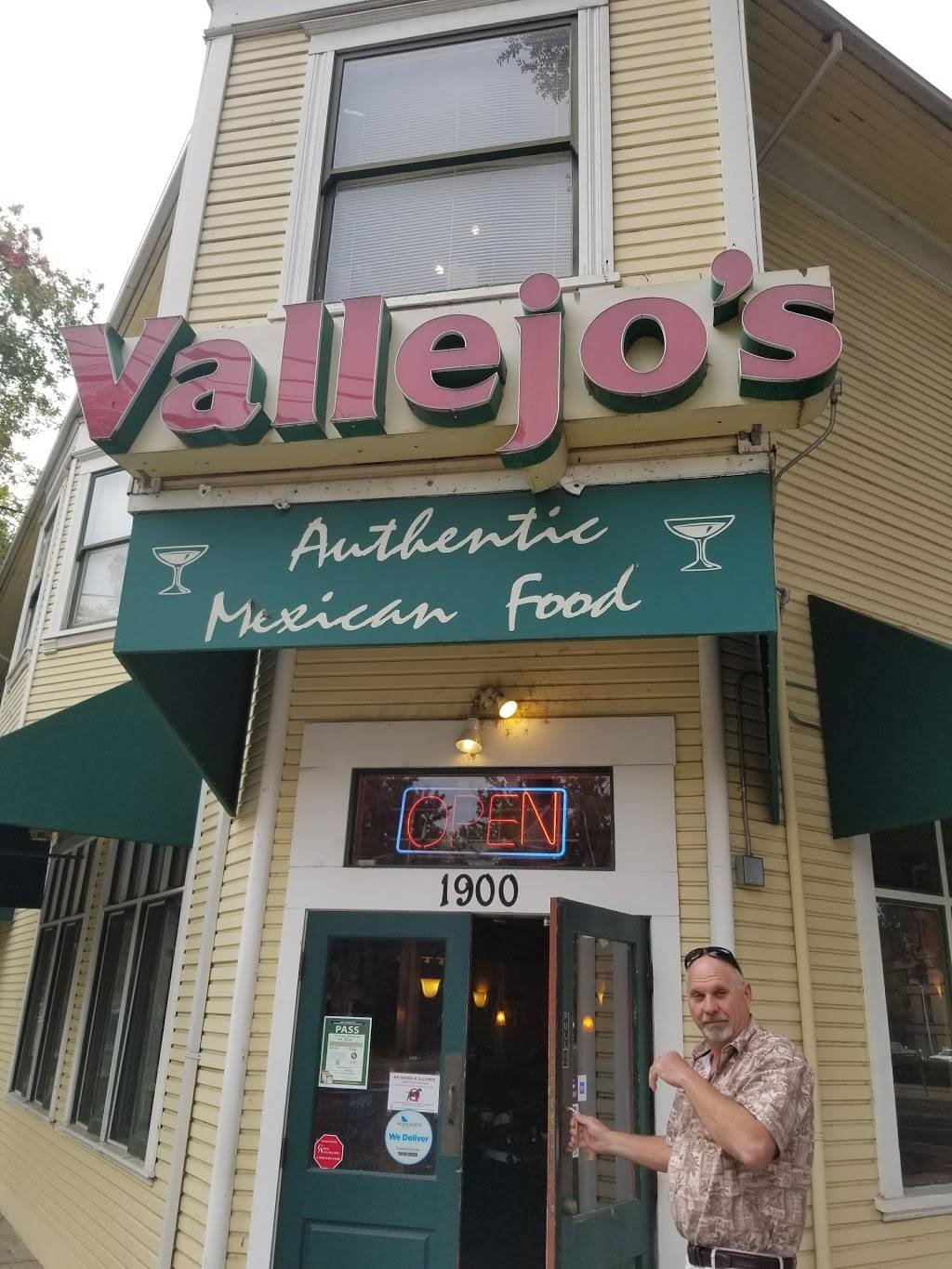 Vallejos Restaurant | restaurant | 1900 4th St, Sacramento, CA 95811, USA | 9164438488 OR +1 916-443-8488