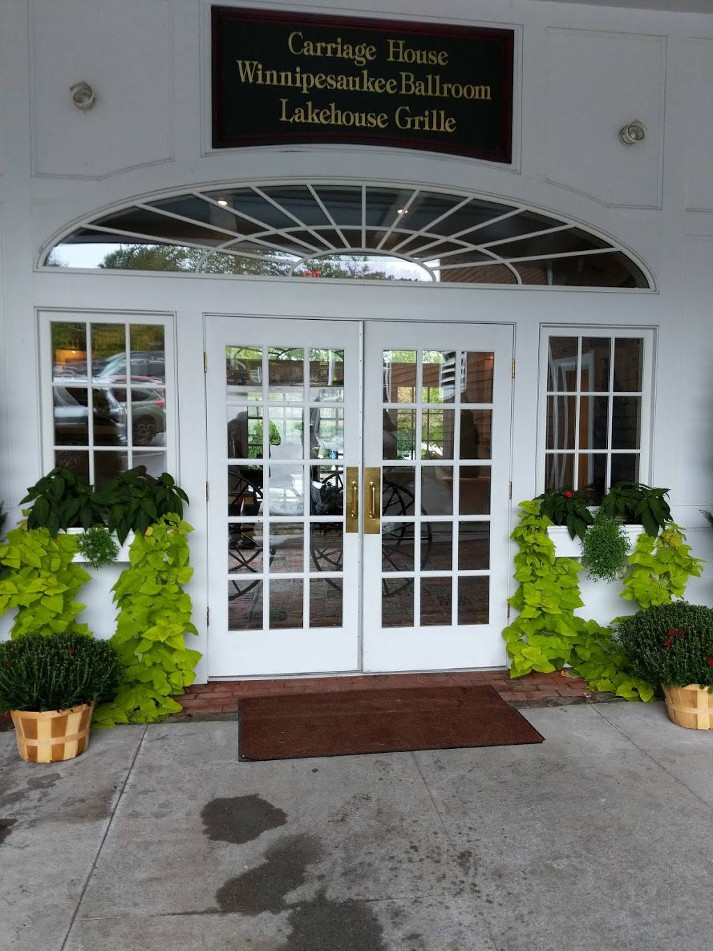 Lakehouse Grille | restaurant | 281 Daniel Webster Hwy, Meredith, NH 03253, USA | 6032795221 OR +1 603-279-5221