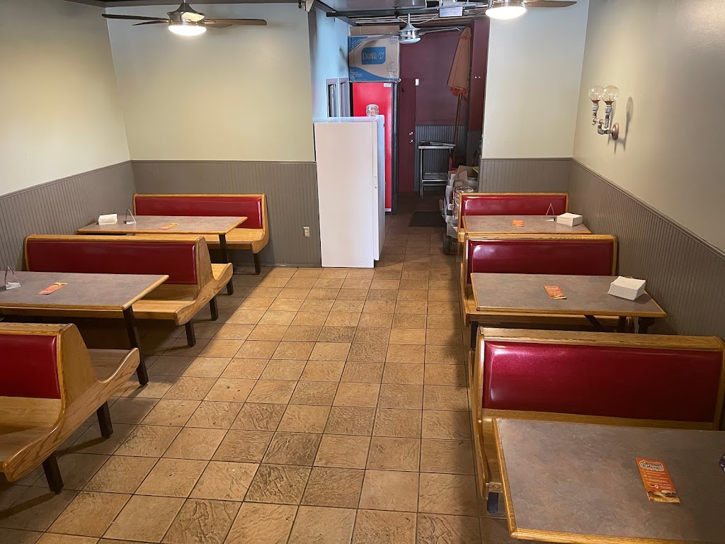 Pyramid Pizza & Grill | restaurant | 2329 Hennepin Ave S, Minneapolis, MN 55405, USA | 6123773422 OR +1 612-377-3422