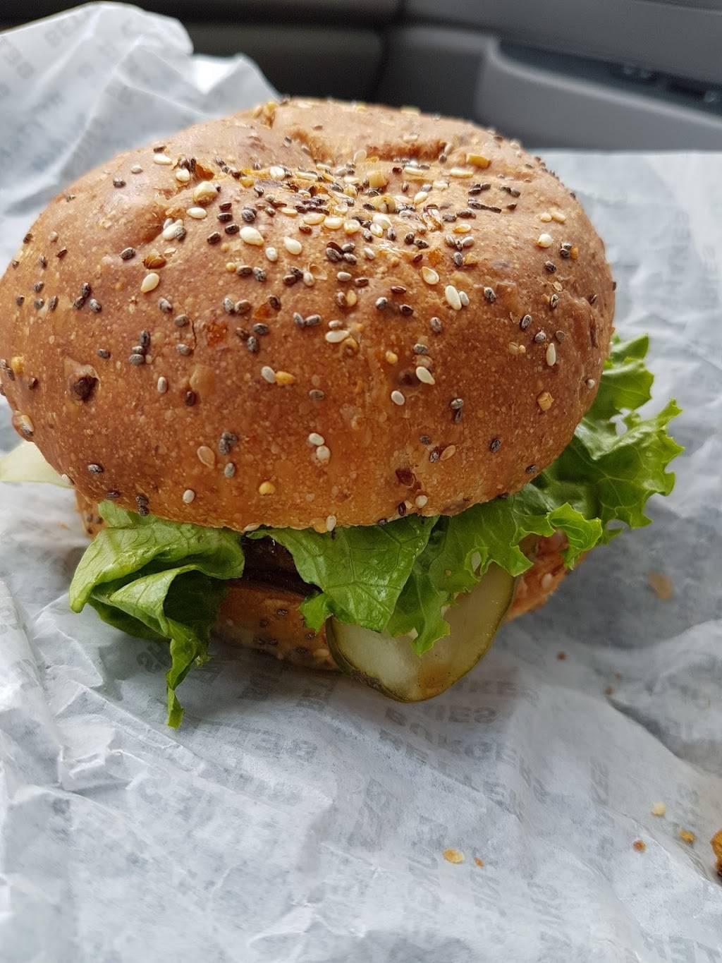 South St. Burger | restaurant | 269 Kingston Rd E, Ajax, ON L1Z 0K5, Canada | 9054266186 OR +1 905-426-6186