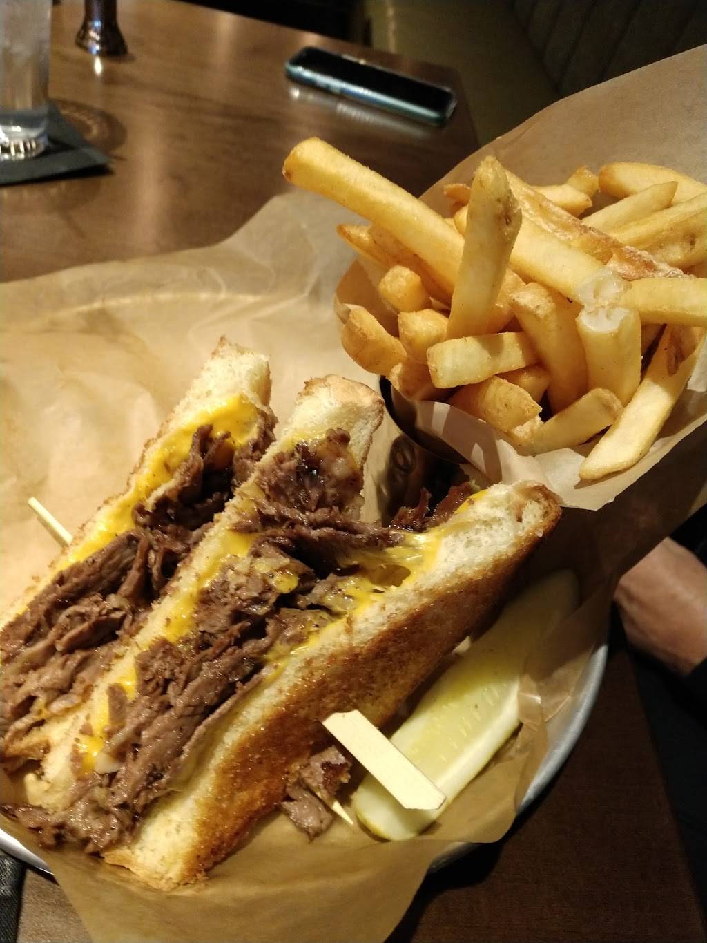 Tin Lizard Bar and Grill | restaurant | 21 Blackjack Blvd, East Peoria, IL 61611, USA | 3096997711 OR +1 309-699-7711