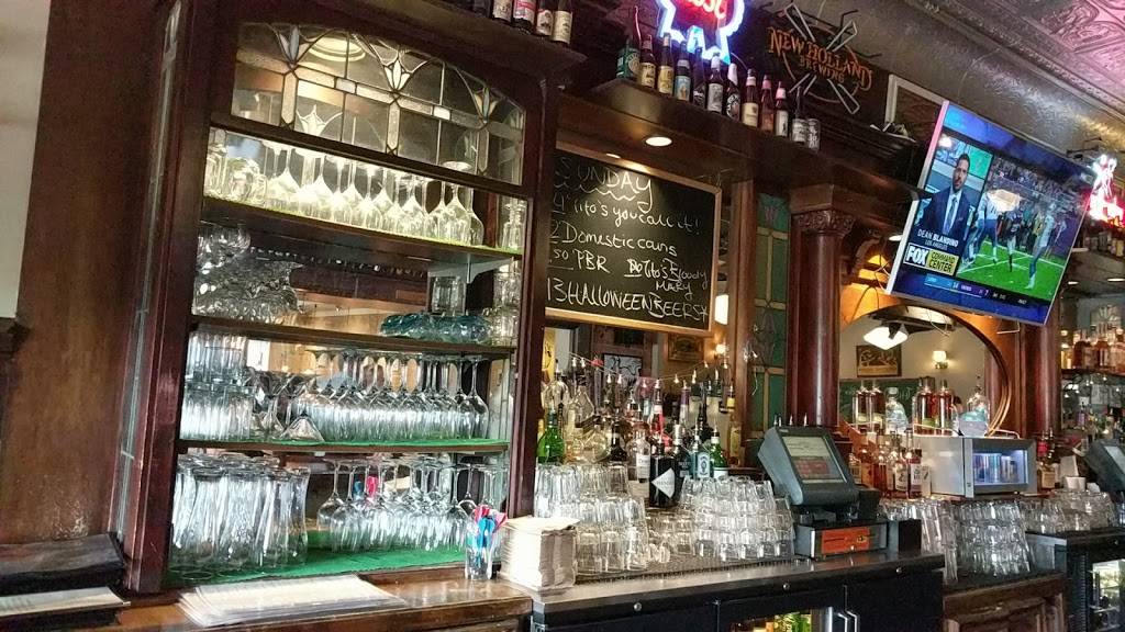 Dukes Alehouse and Kitchen | restaurant | 110 N Main St, Crystal Lake, IL 60014, USA | 8153569980 OR +1 815-356-9980