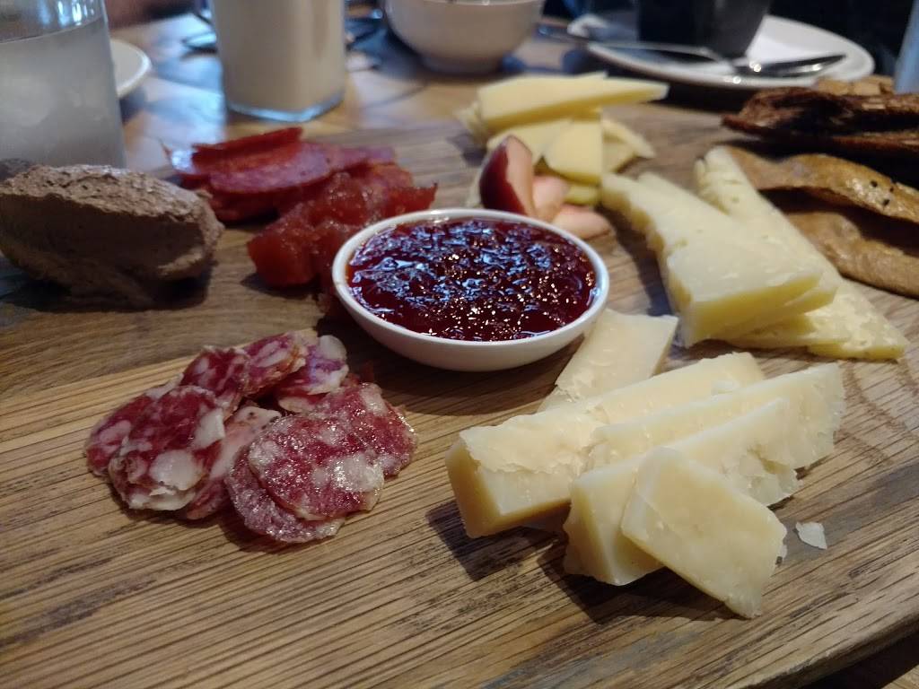 Bavette La Boucherie | restaurant | 330 E Menomonee St, Milwaukee, WI 53202, USA | 4142733375 OR +1 414-273-3375